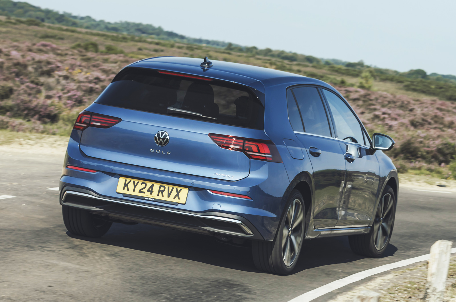 Volkswagen Golf rear cornering