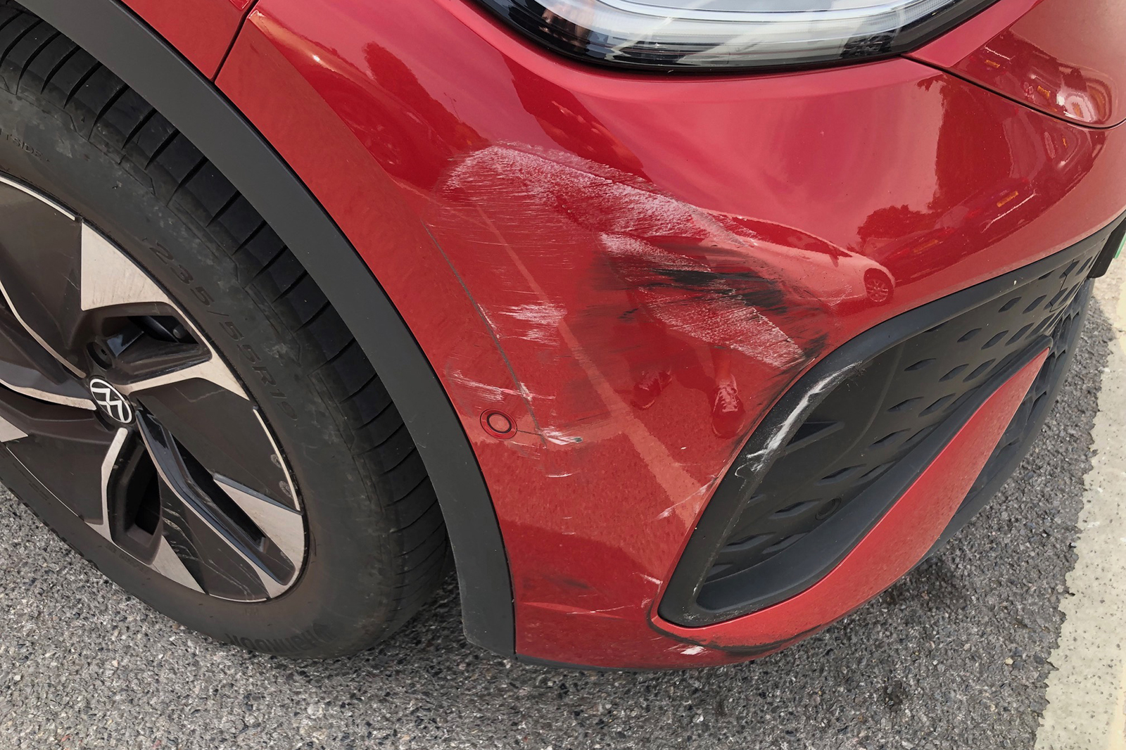 Volkswagen ID 5 damage
