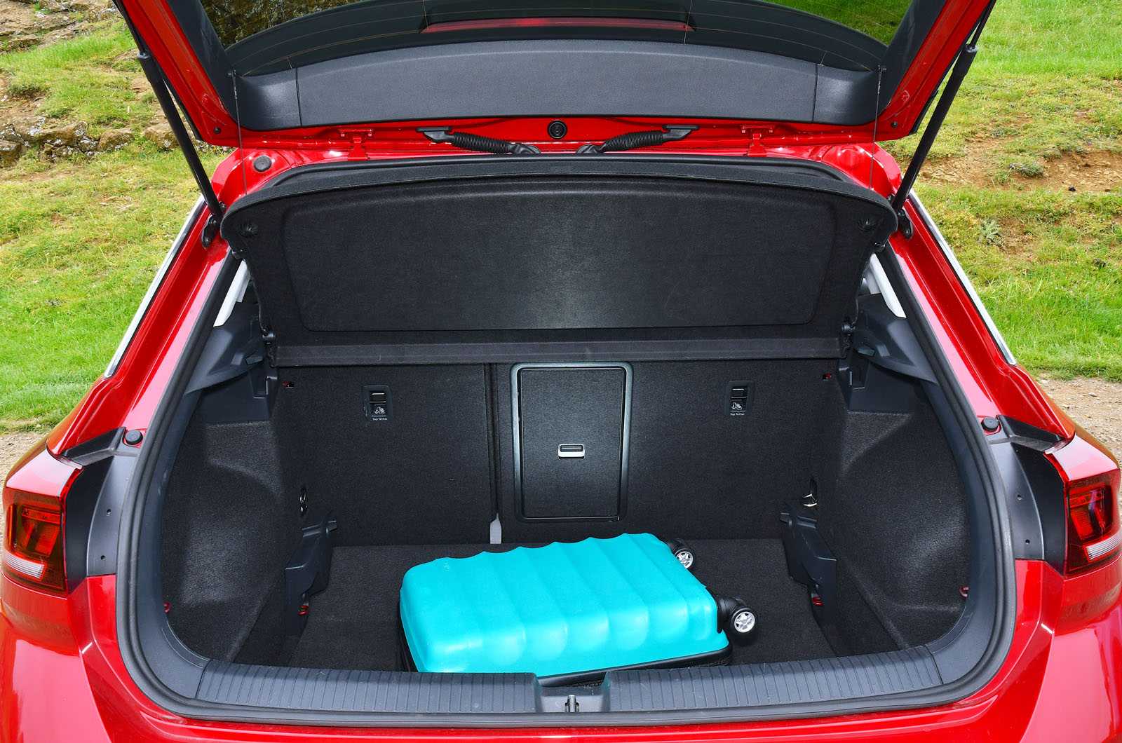 Volkswagen T-Roc boot