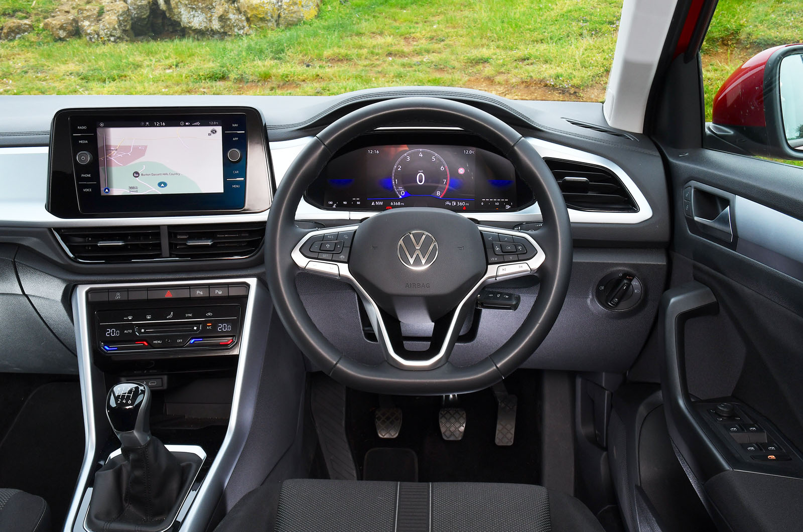 Volkswagen T-Roc dashboard