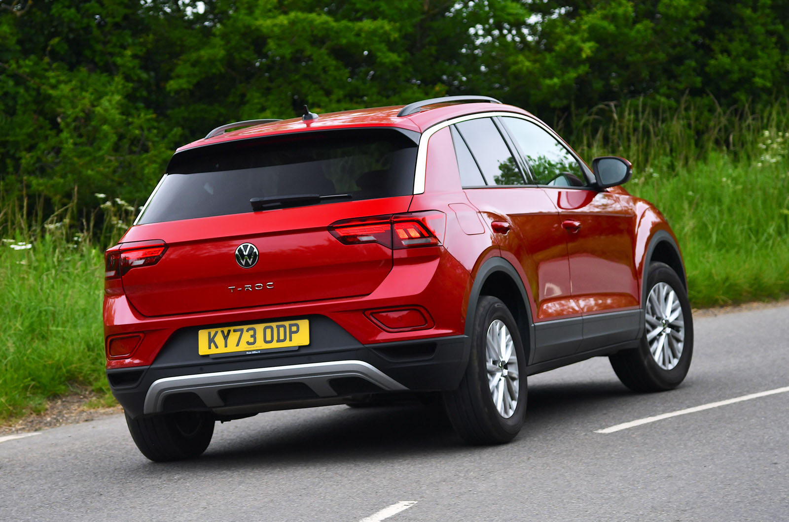 Volkswagen T-Roc rear cornering