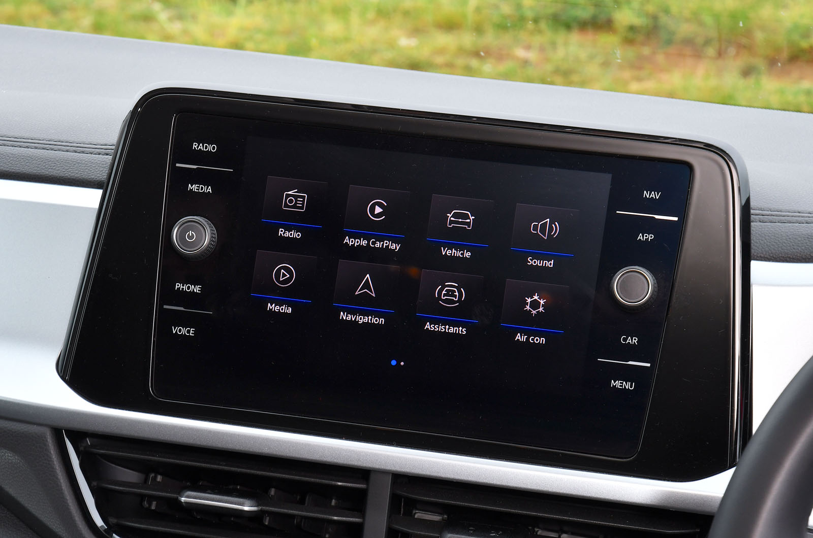 Volkswagen T-Roc touchscreen