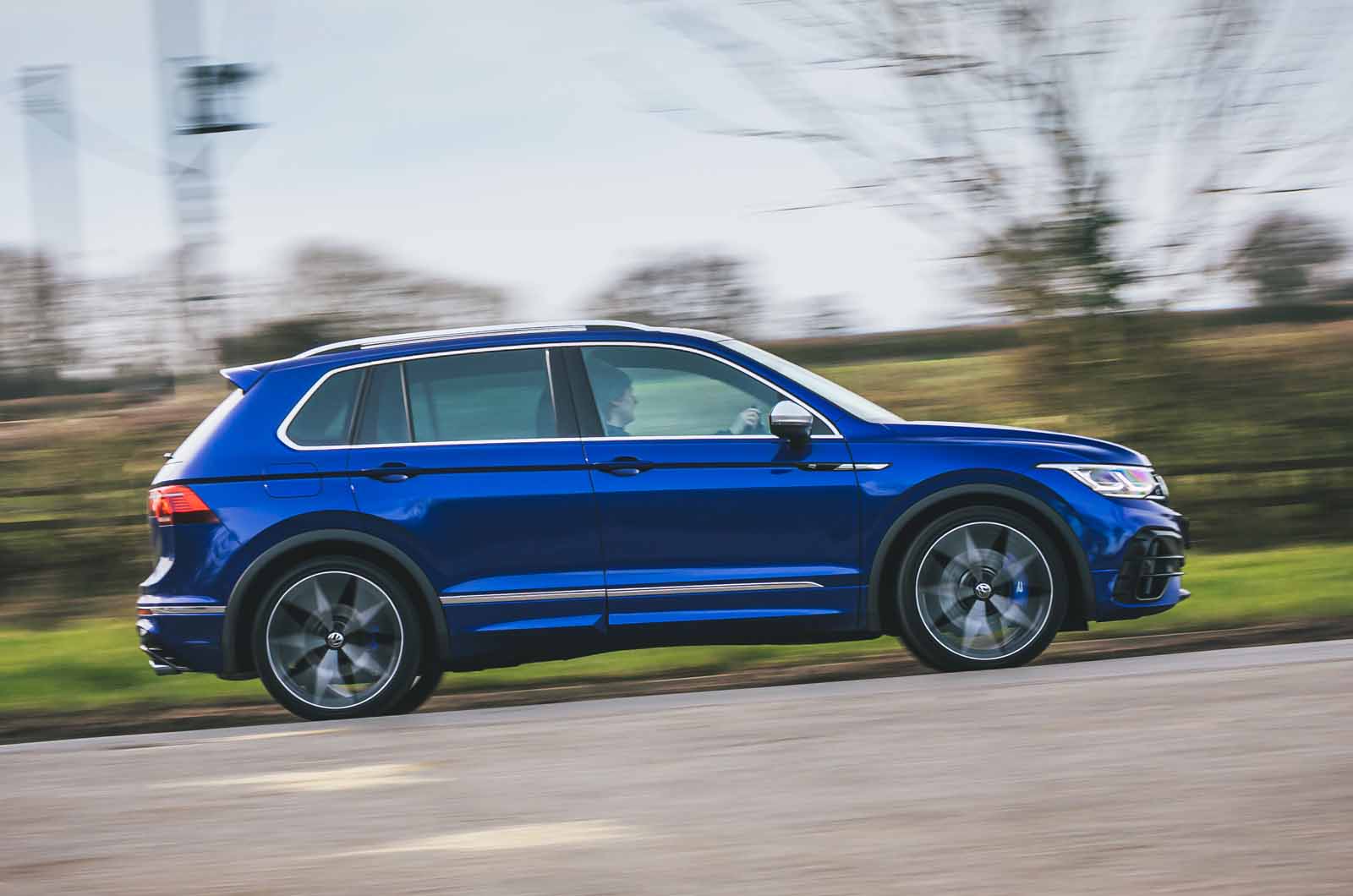 Volkswagen Tiguan R 2021 side