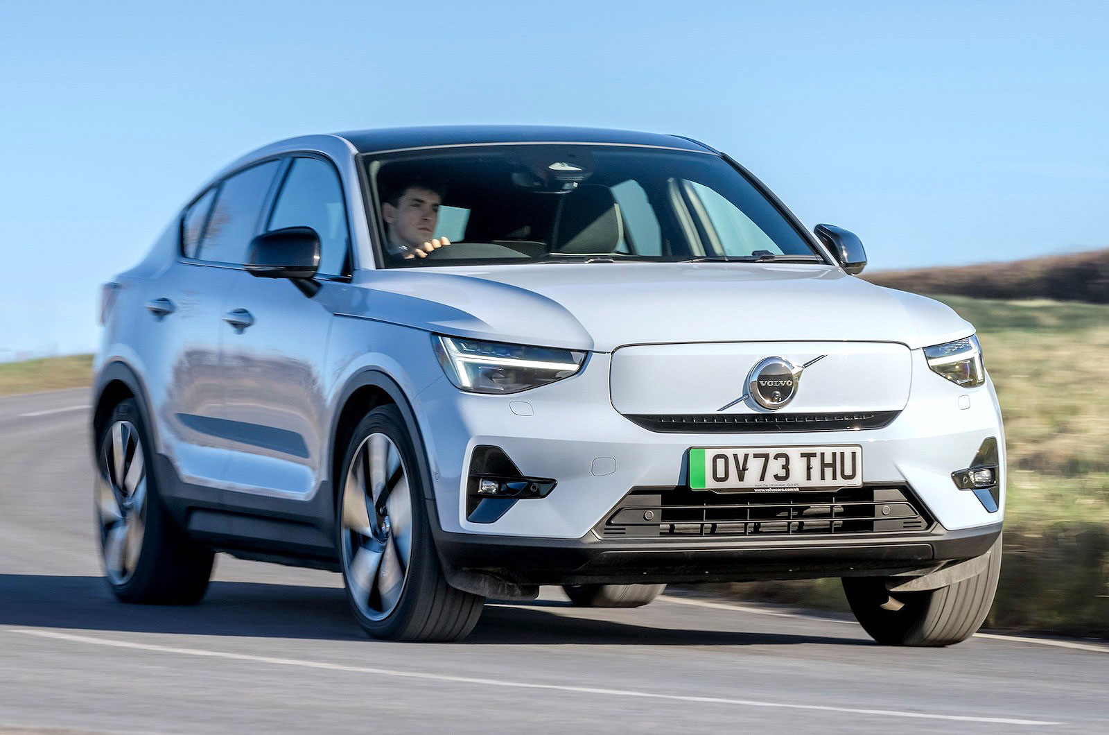 Volvo EC40 front cornering