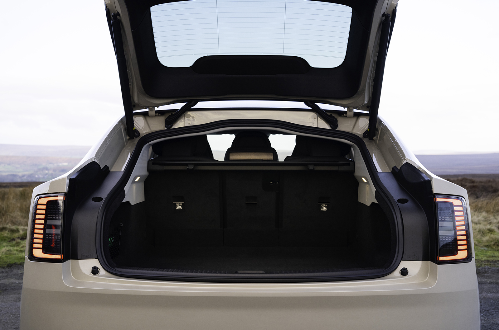 Volvo ES90 boot