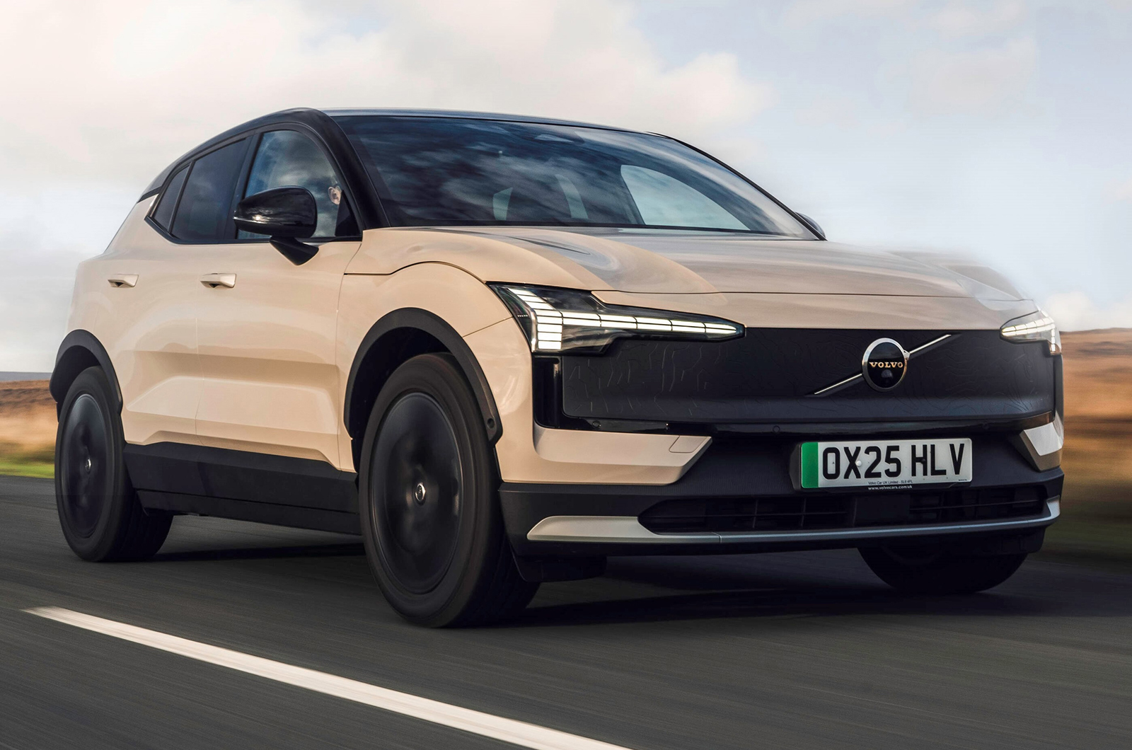 Volvo EX30 Cross Country driving