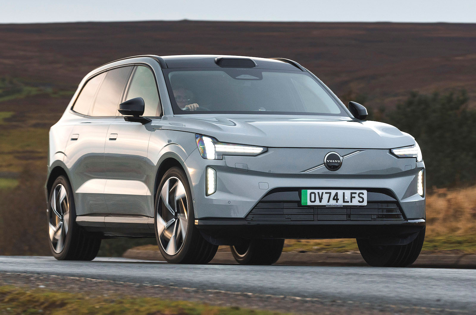 Volvo EX90 front right driving