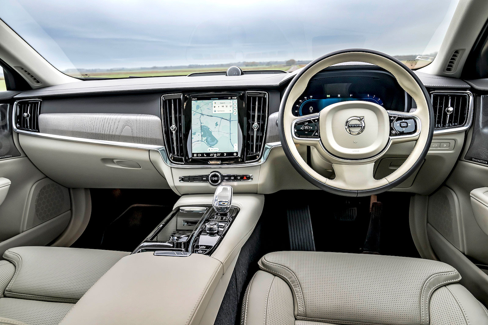 Volvo V90 dashboard