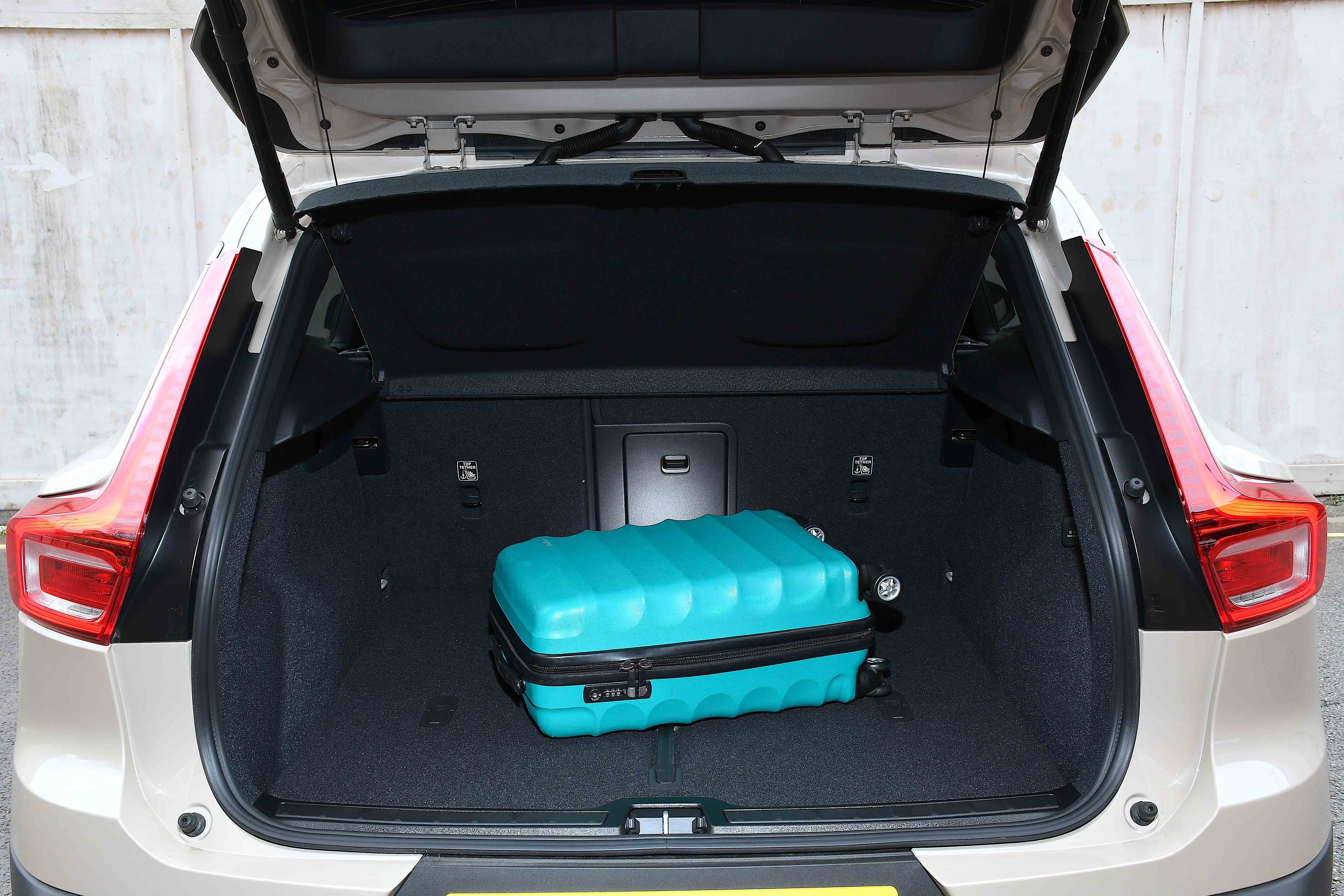 Volvo XC40 boot space