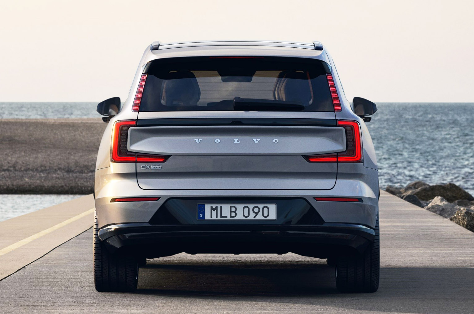 Volvo EX90 2023 tail