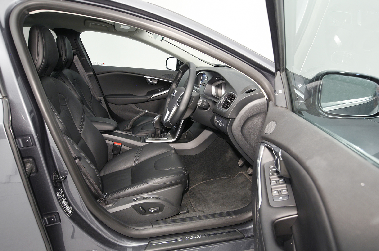 Used Volvo V40 2012-2019 front seats