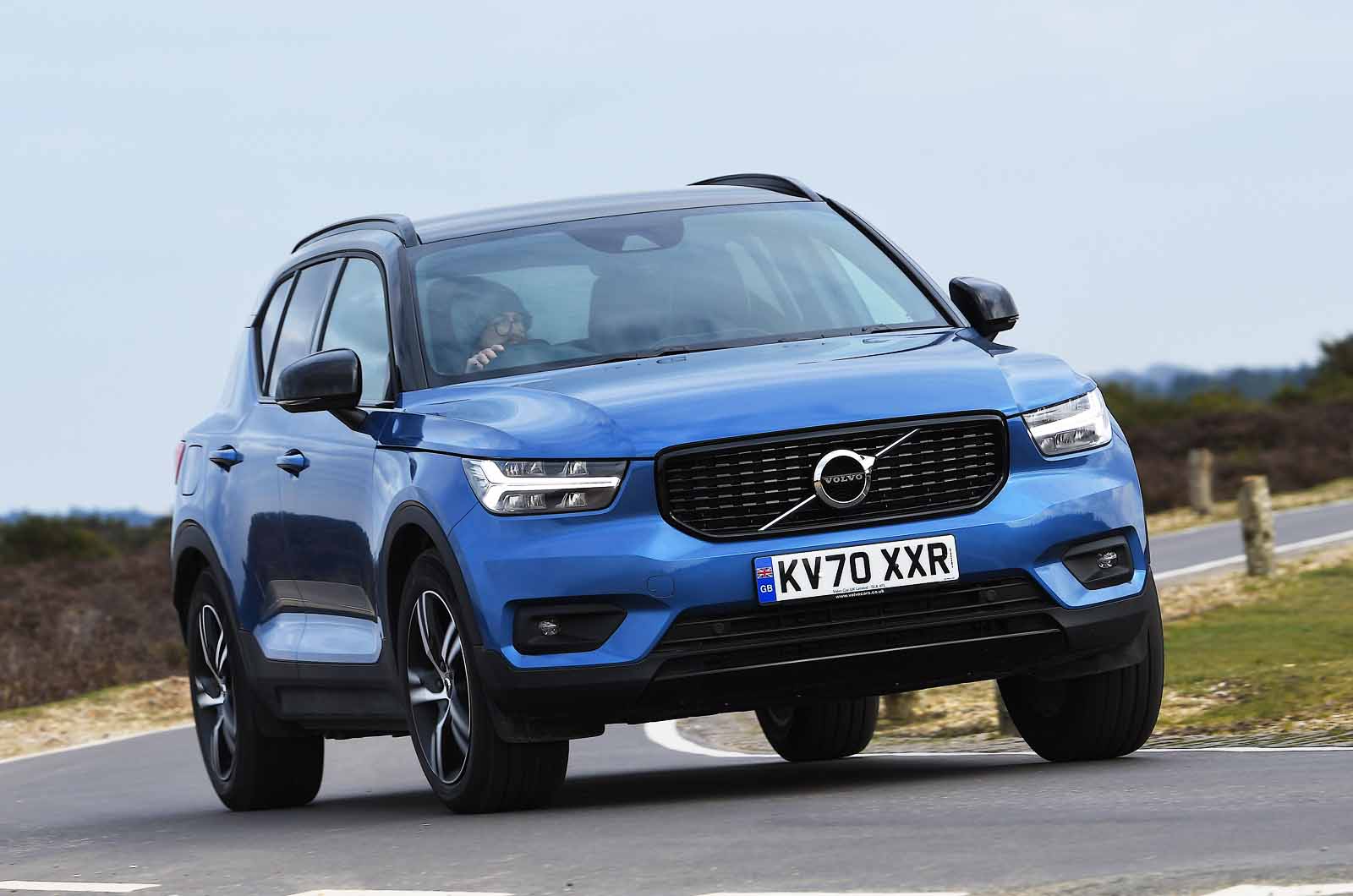 Volvo XC40 B4 2021 front
