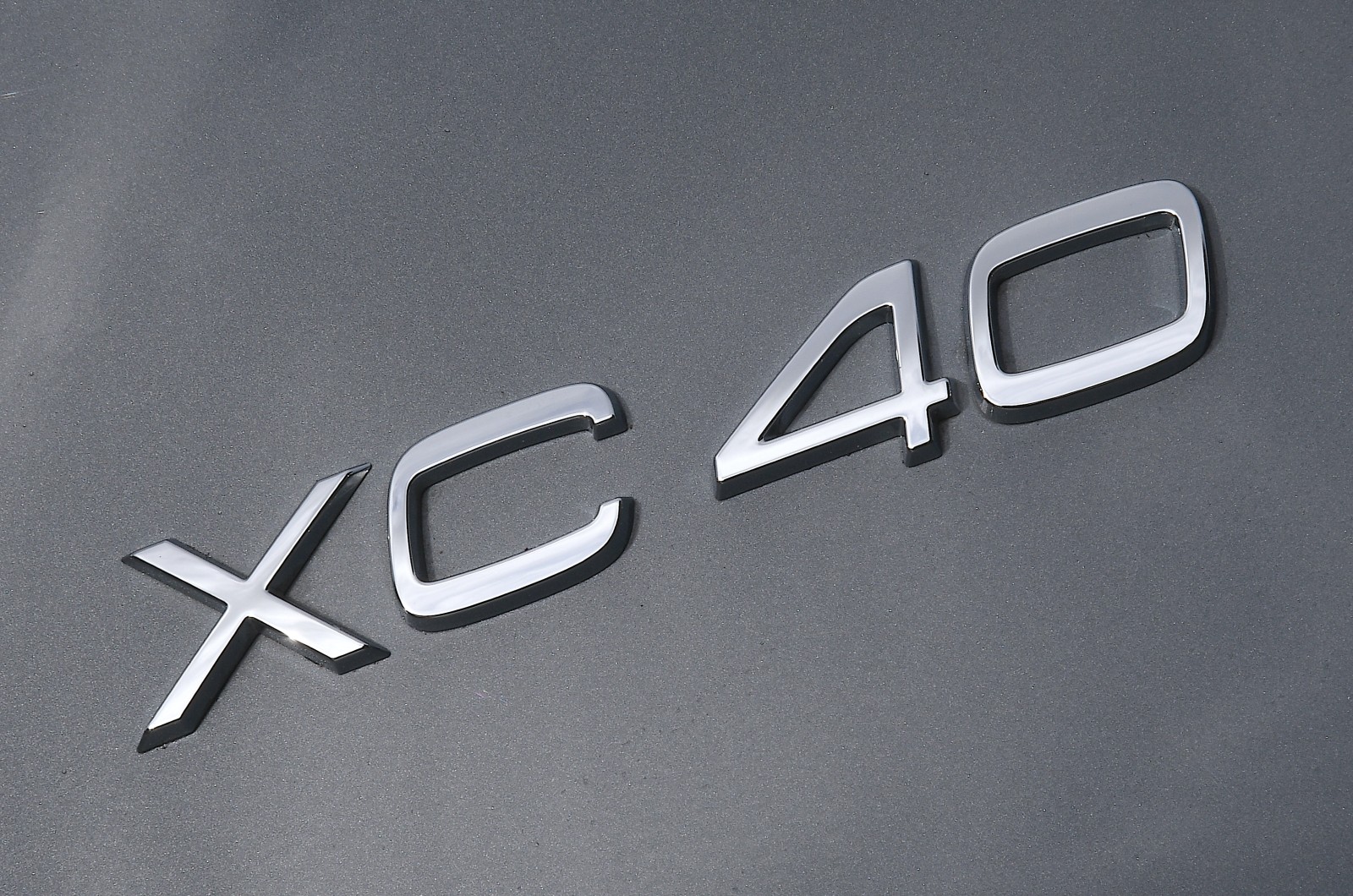 Volvo XC40 badge