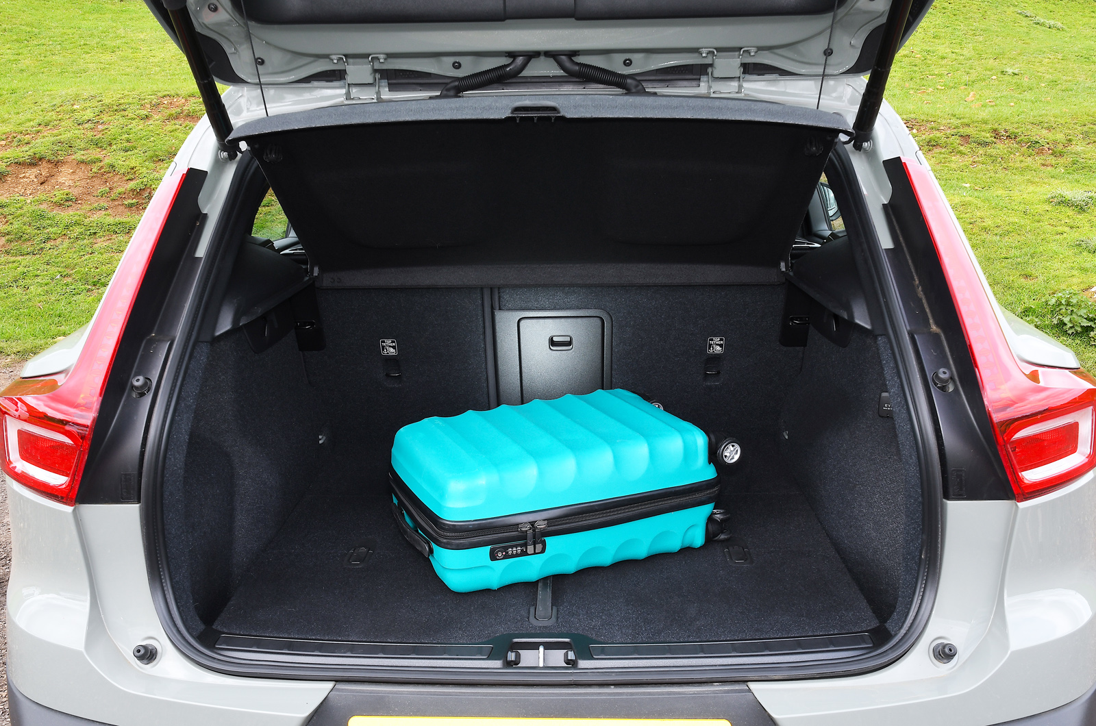 Volvo XC40 boot