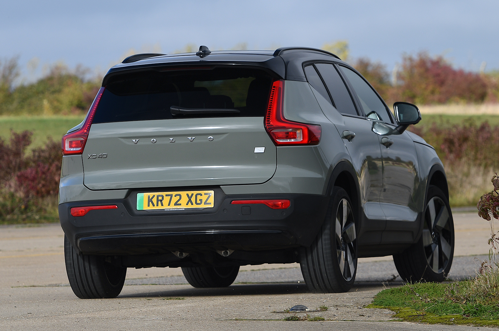 Volvo XC40 rear cornering