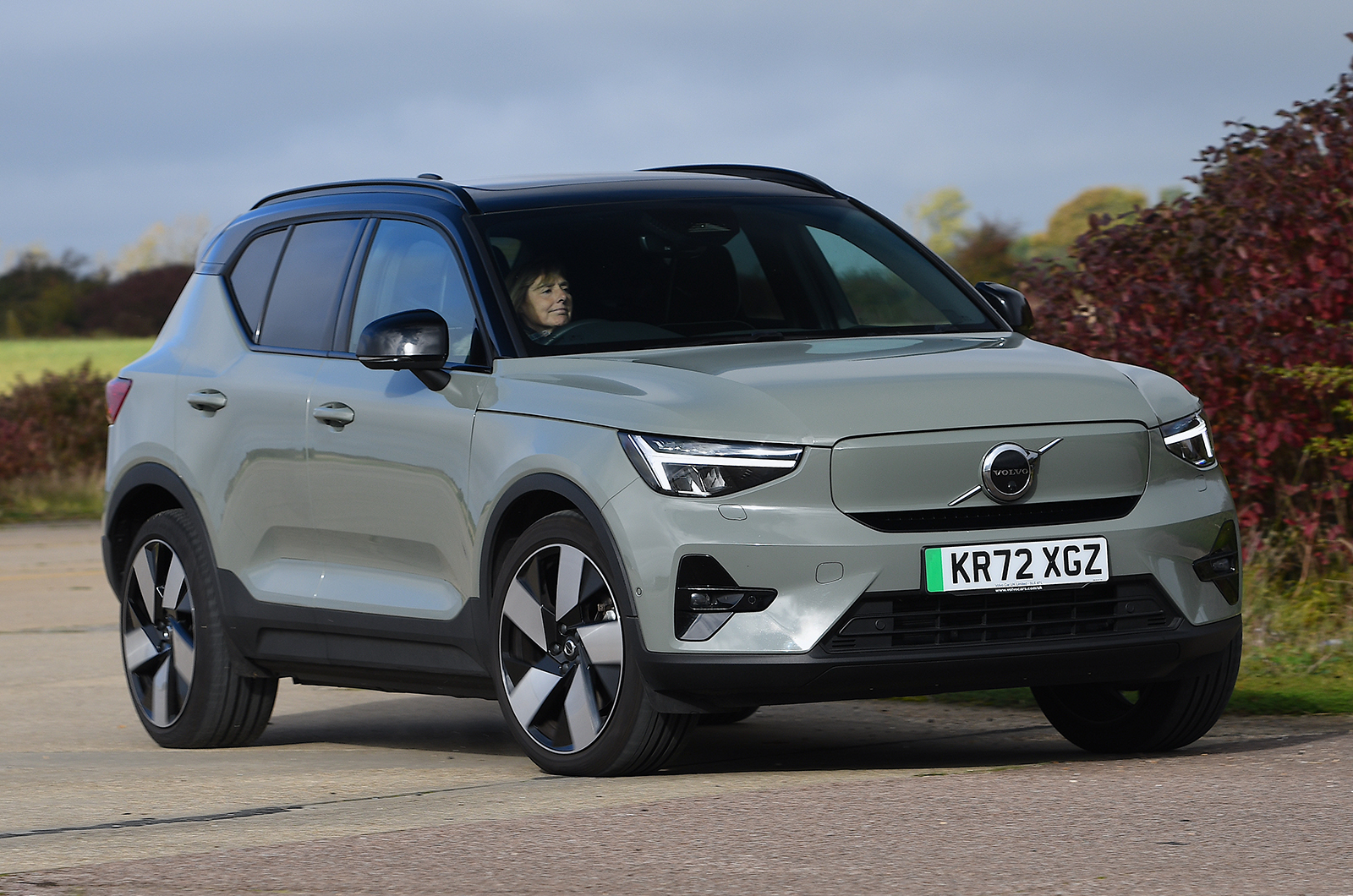 Volvo XC40 Recharge front cornering