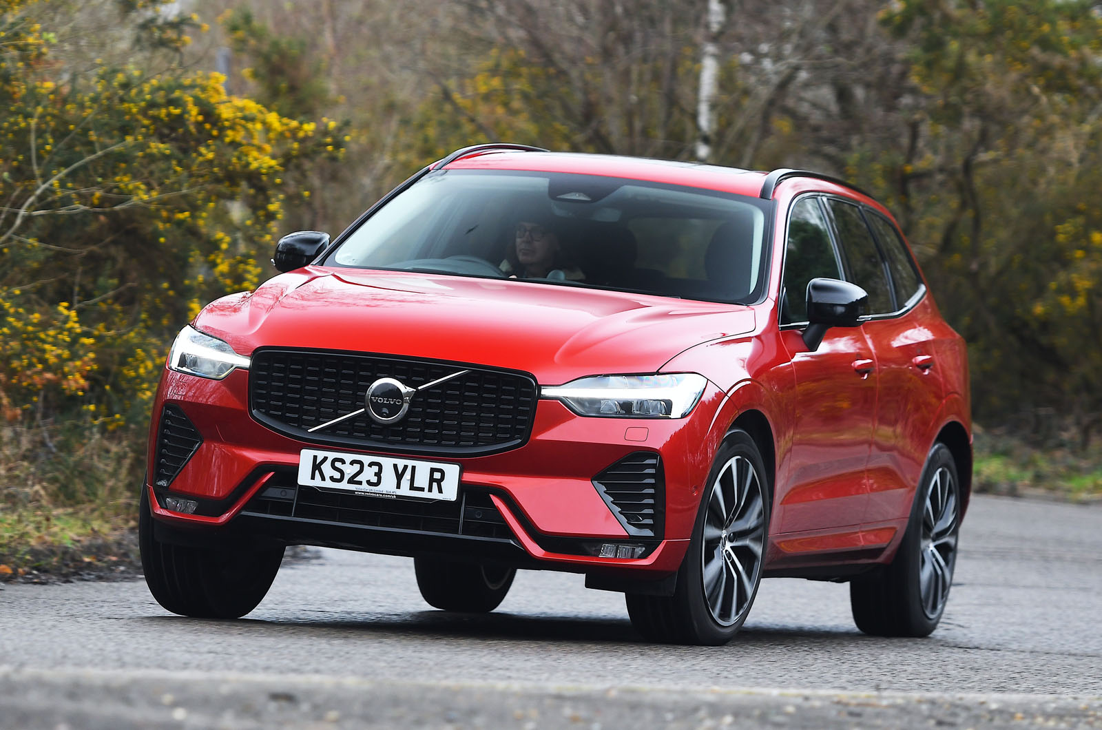 New Volvo XC60 front cornering