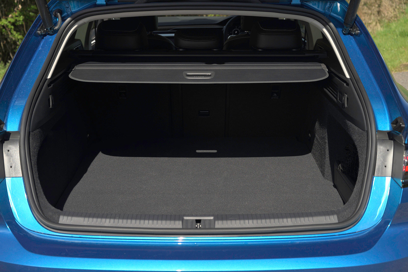 VW Arteon Shooting Brake boot open
