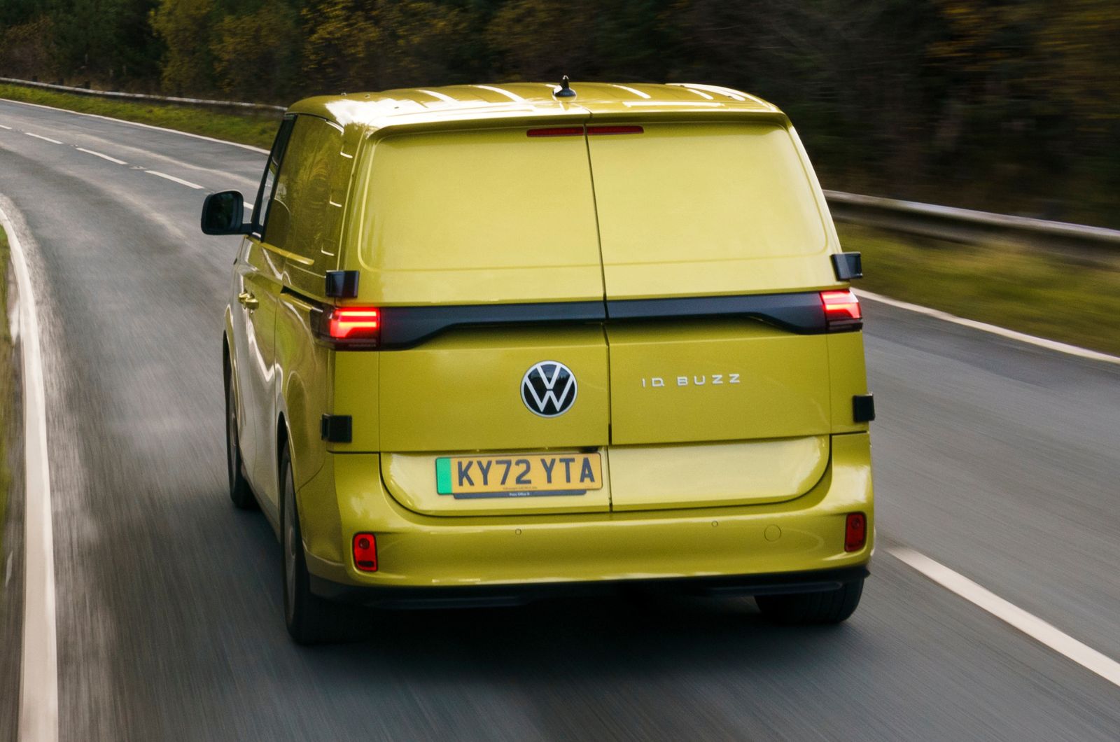 VW ID. Buzz Cargo rear tracking