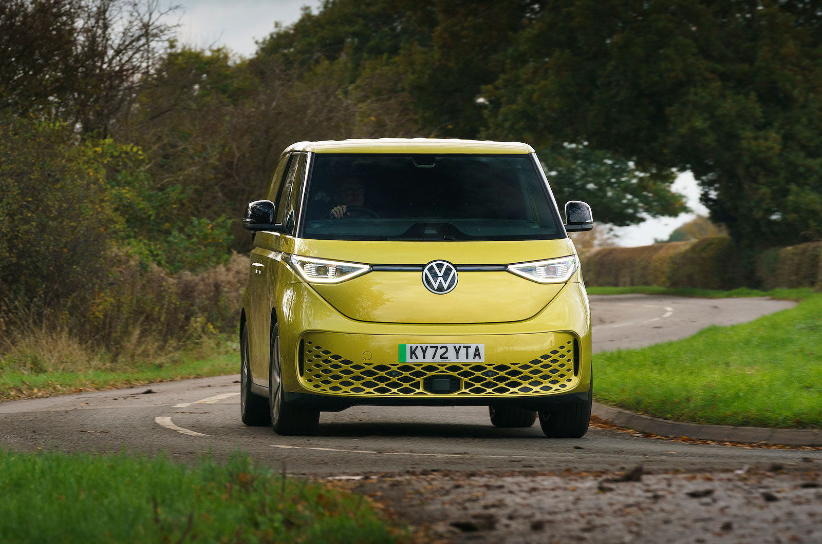 VW ID. Buzz Cargo front tracking