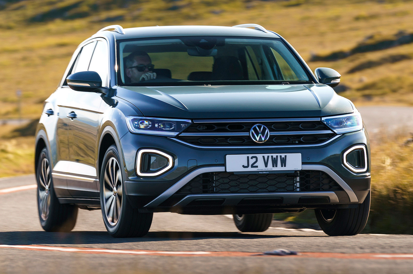 VW T-Roc front cornering