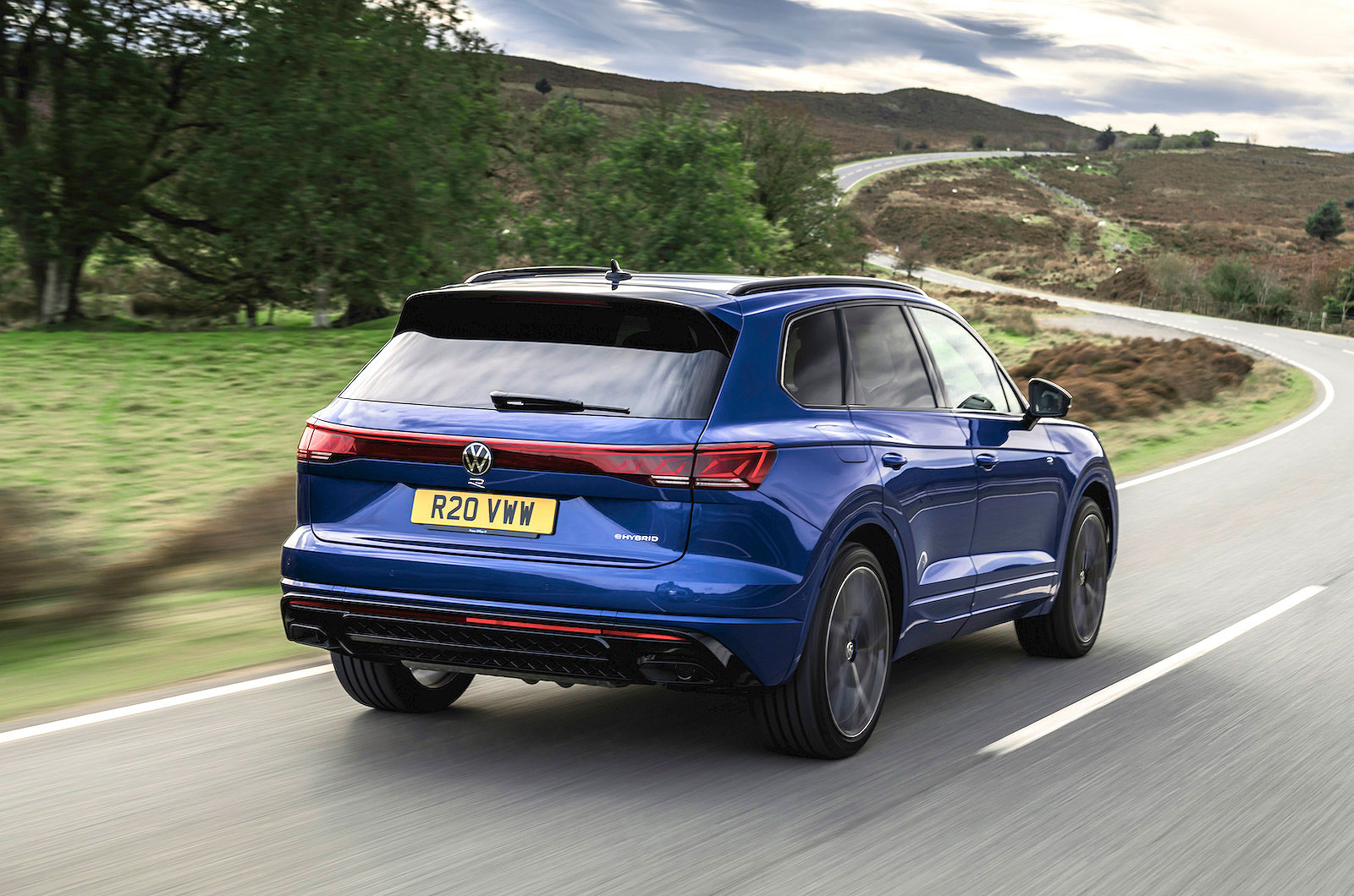 Blue VW Touareg R rear cornering