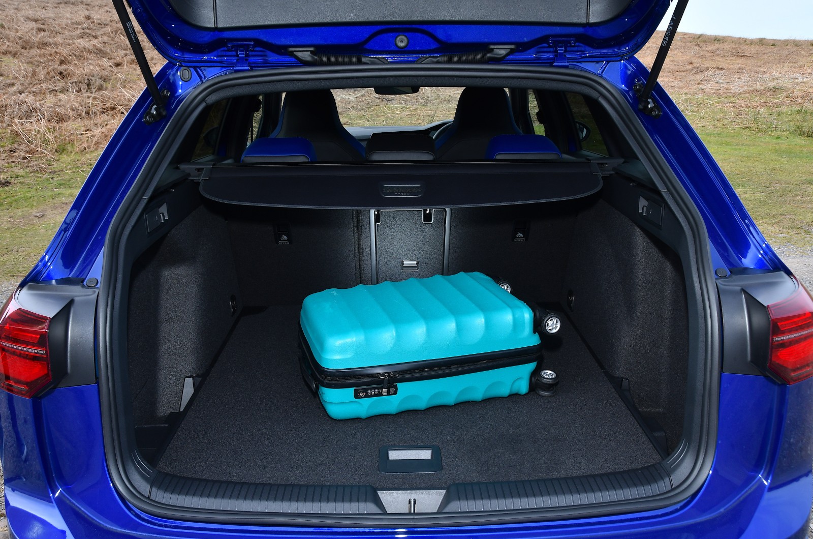New Volkswagen Golf R Estate boot space