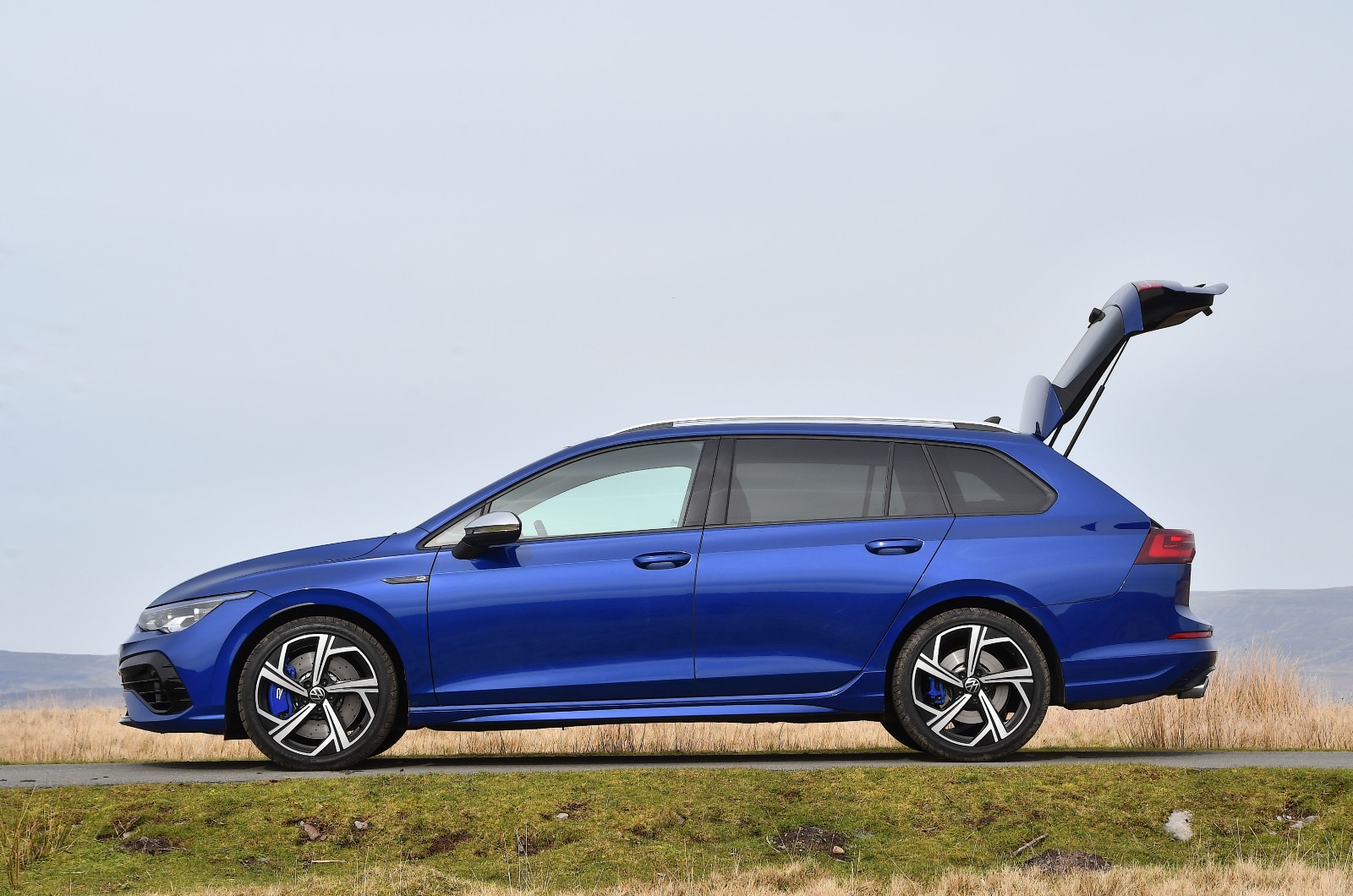 New Volkswagen Golf R side profile