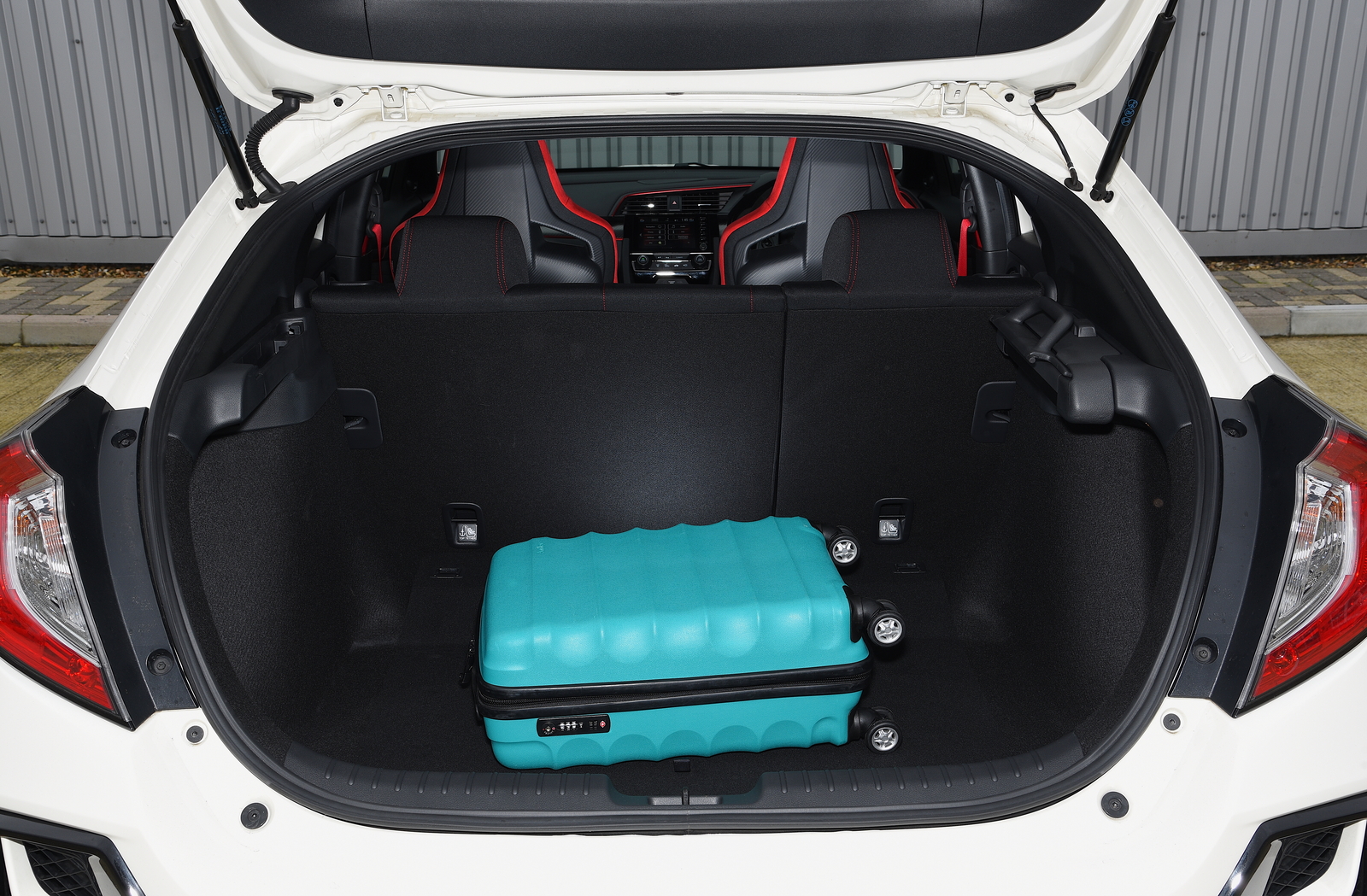 Honda Civic Type R 2021 boot open