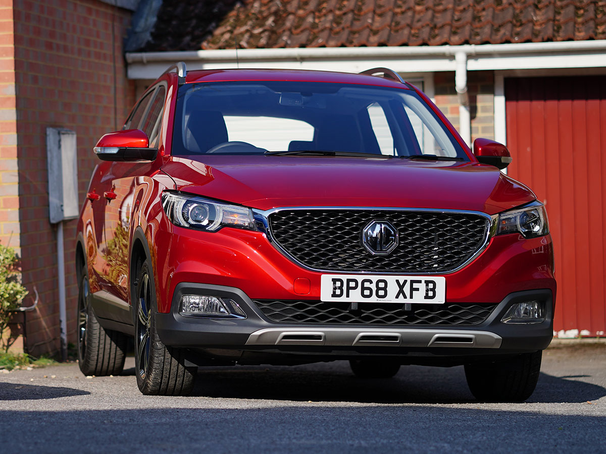 The MG ZS blends eye-catching design and city-friendly dimensions with a spacious, stylish and practical interior that is packed with lots tech