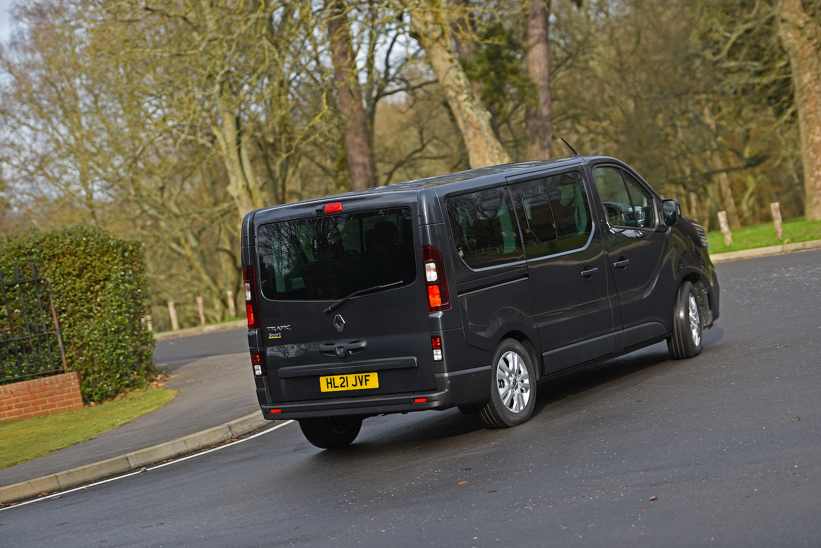 Renault Trafic Passenger 2022 rear cornering