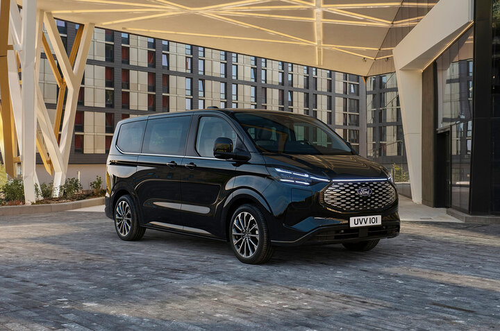 2023 Ford E-Tourneo Custom MPV