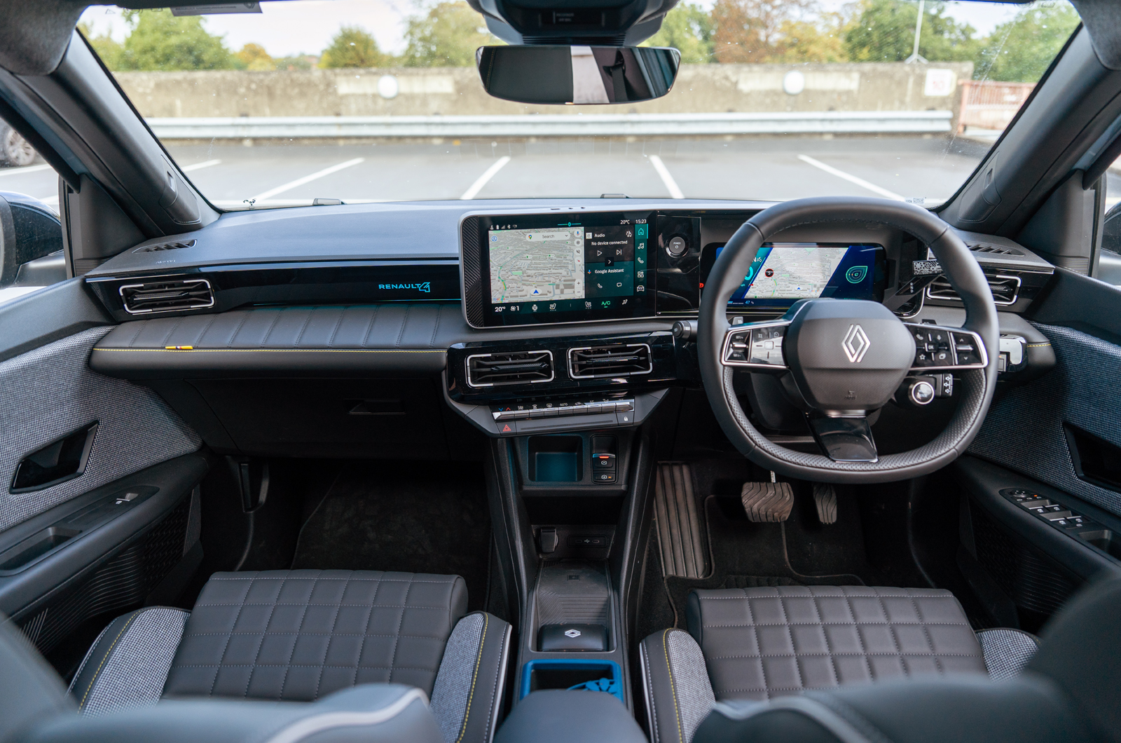 Renault 4 interior