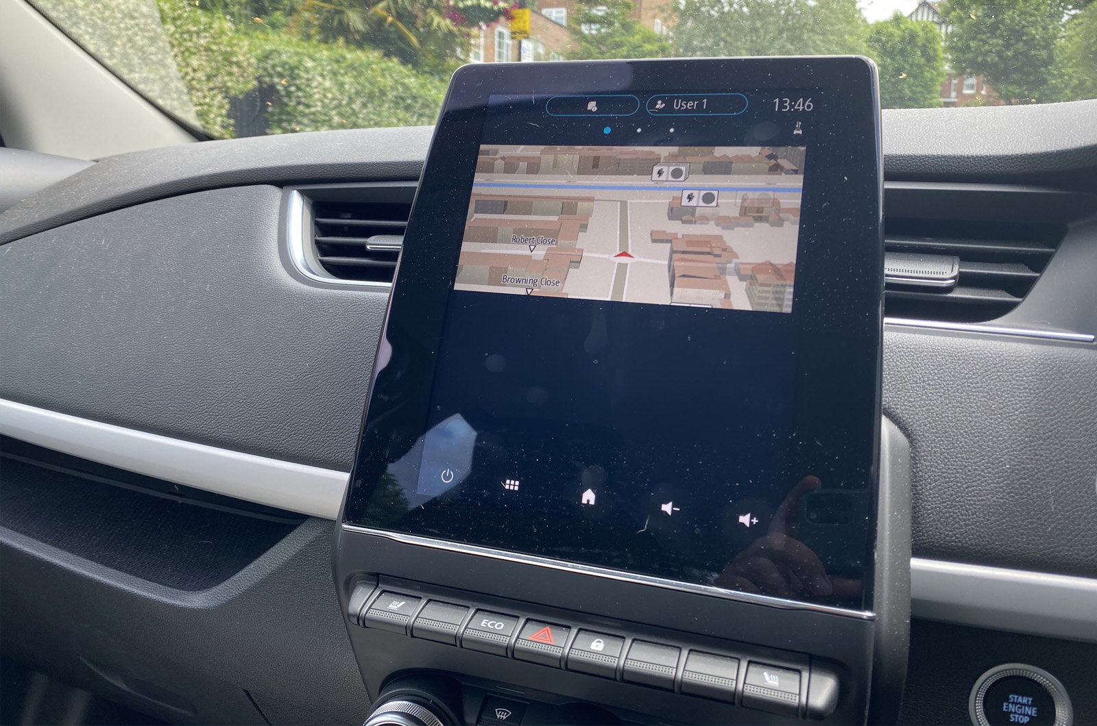 Renault Zoe long-term glitchy screen