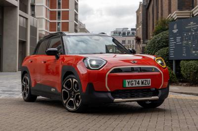 MINI Aceman cornering front