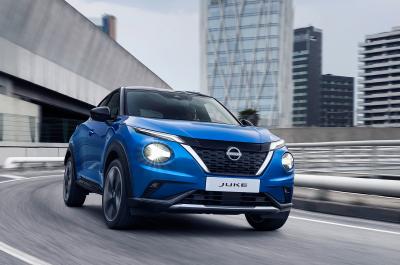 Nissan Juke front three quarters cornering