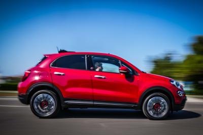 New Fiat 500X Hybrid side shot