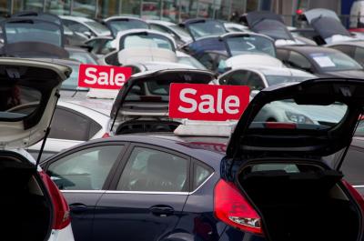 Government blamed for fall in car sales