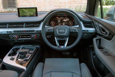 Audi Q7 - interior
