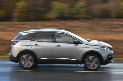 Peugeot 3008 vs Seat Ateca vs Toyota C-HR