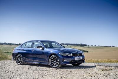 2019 bmw 318d blue parked front