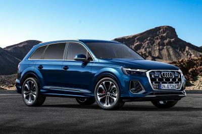 2024 Audi Q7 facelift in blue