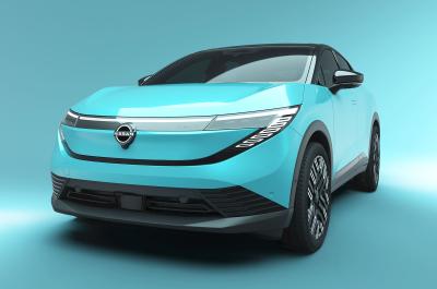 2025 Nissan Leaf front static