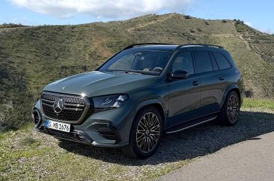 Mercedes GLS front side static