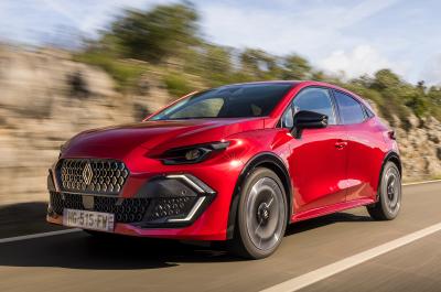 2027 Renault Clio front three quarter driving