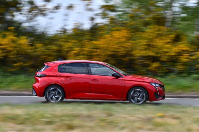 New Peugeot 308 side shot
