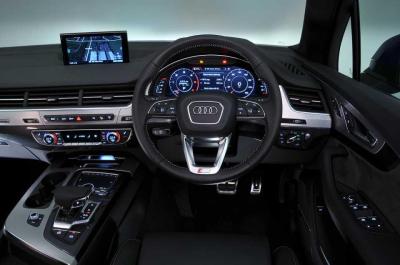 New Land Rover Discovery vs Audi Q7 vs Volvo XC90