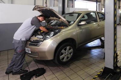 Labour rate falls, but drivers still pay over the odds for servicing