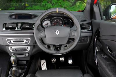 Used test – hot hatches: Renault Sport Megane vs Vauxhall Astra VXR
