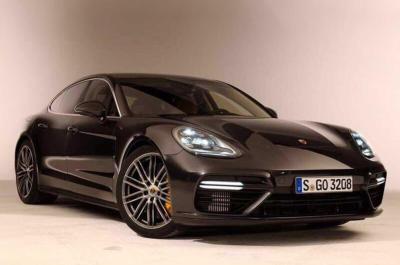 New Porsche Panamera - first pictures appear online